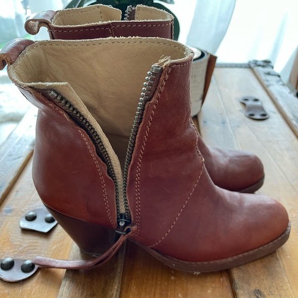 Acne Studio Pistol cognac leather booties!!! Gorgeous - Picture 2 of 8